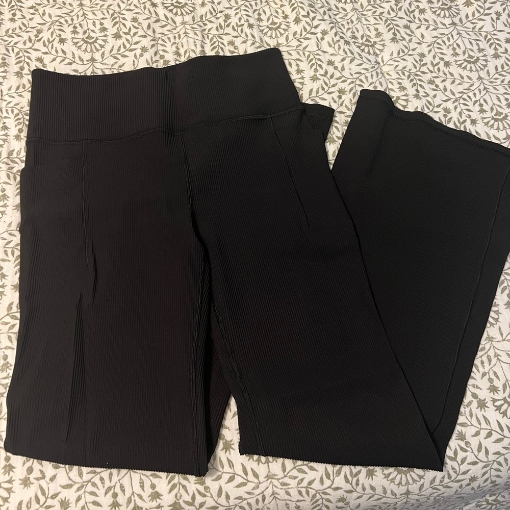 Athleta Salutation Stash Rib Flare size Large never worn.